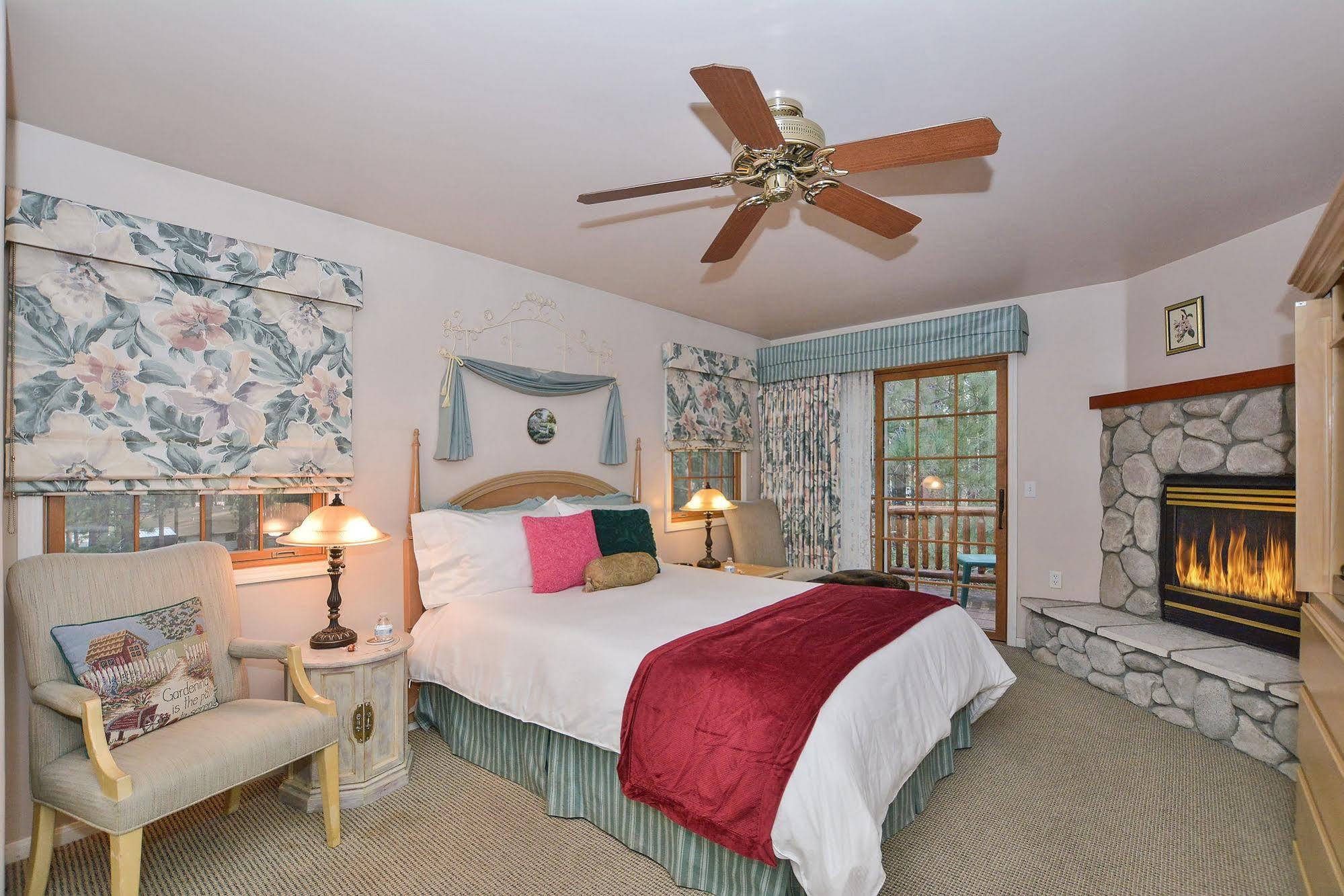 Alpenhorn Bed And Breakfast บิ๊กแบร์เลค ภายนอก รูปภาพ