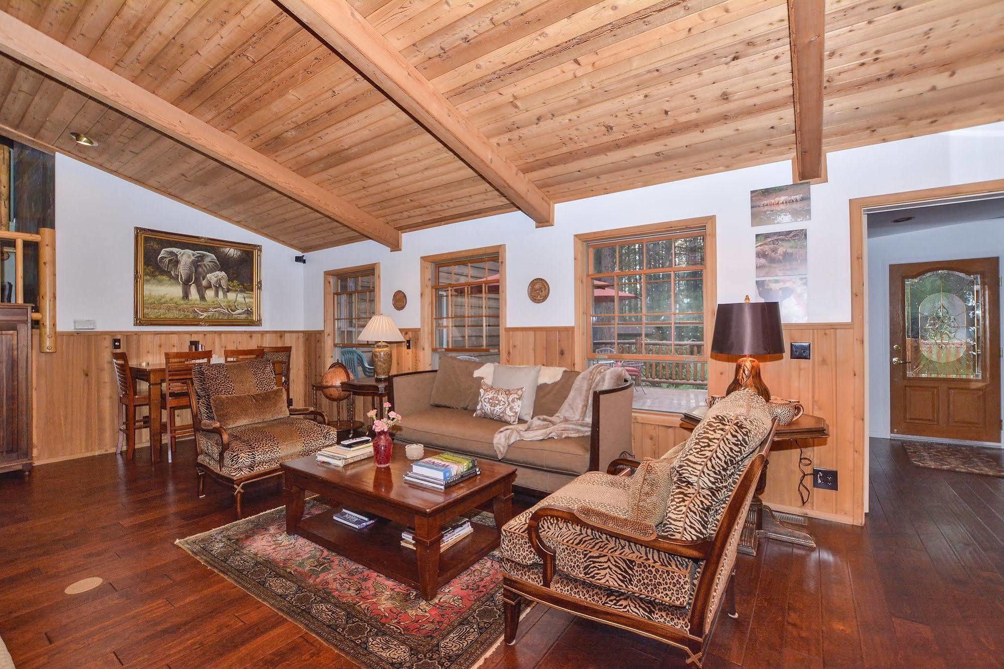 Alpenhorn Bed And Breakfast บิ๊กแบร์เลค ภายนอก รูปภาพ