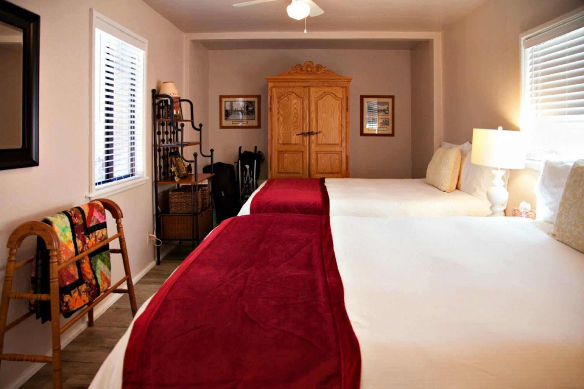 Alpenhorn Bed And Breakfast บิ๊กแบร์เลค ภายนอก รูปภาพ